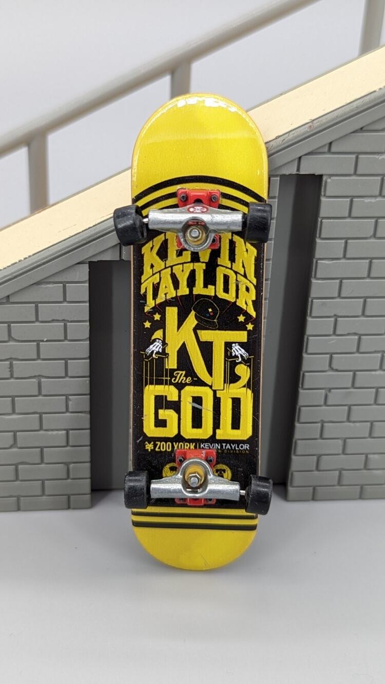 Tech Deck Zoo York Fingerboard Kevin Taylor KT The God Spin Master Vintage